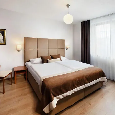 Hotell Hotel Besenova Bešeňová