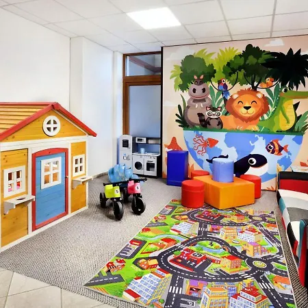 Hotel Besenova Hotell 3*