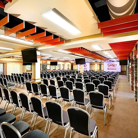 Hotell Hotel Besenova Bešeňová