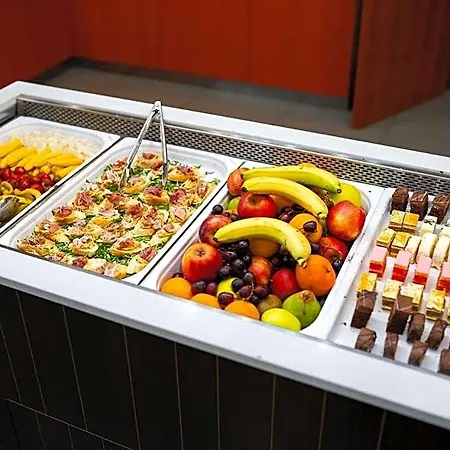 Отель Hotel Besenova 3*