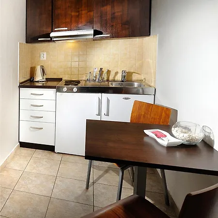 Hotel Besenova Hotell 3*