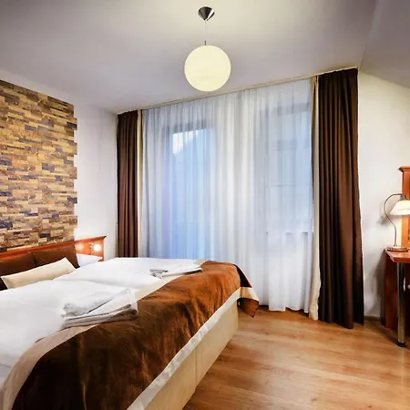 Hotel Besenova Hotell Bešeňová